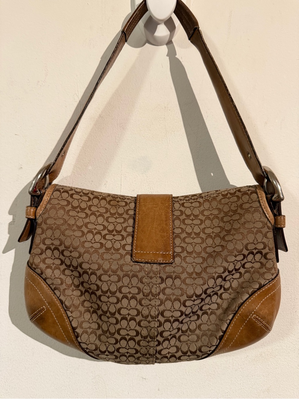 Coach soho Tan and Brown Signature Canvas Shoulder Bag 6818 - Picture 2 of 11